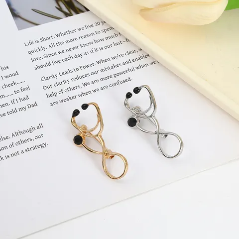 Creative Personalized Doctor Stethoscope Brooch For Medical Professionals Alloy Rhinestone Badge Pin Clothing Accessory Gift