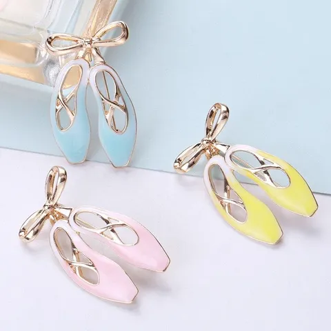 French Elegant Enamel Ballet Shoes Brooch With Bowknot Fashion Alloy Brooches For Women Girl Wedding Banquet Daily Accessories