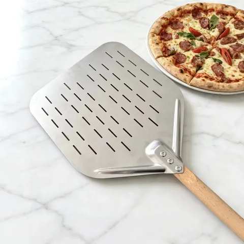 Pelle à Pizza en Acier Inoxydable avec Manche en Bois Pelle à Pizza en Métal Ajourée pour Cuisson Transfert de Gâteau Outil de Cuisine