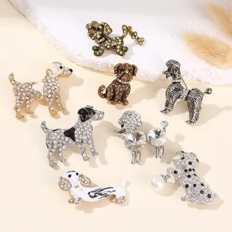 Kreative Süße Legierung Strass Hund Brosche Mode Emaille Tier Brosche Pin Für Anzug Mantel Männer Frauen Dekorative Revers Schmuck Geschenk