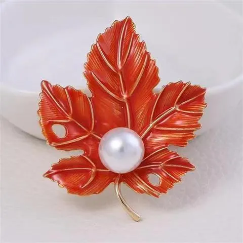 Vintage Alloy Maple Leaf Brooch With Artificial Pearl Orange-Red Enamel Botanical Brooch Safety Pin For Sweaters Scarf Women Men Jewelry