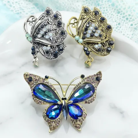 Retro Luxe Legering Strass Vlinder Broche Voor Vrouwen Vintage Aurora Paars Kristal Insect Pin Pak Jas Mode Sieraden Accessoire