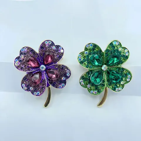 Élégant Broche Trèfle à Quatre Feuilles pour Femmes Vintage Zirconia Strass Incrusté Alliage Broche Pin pour Col de Costume Broche Florale Bijoux