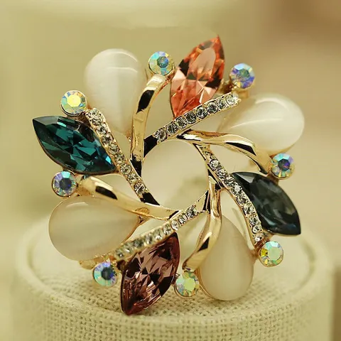 Elegant Alloy Rhinestone Rotating Flower Brooch Vintage Pinwheel Imitation Opal Brooch For Clothing Decoration Banquet Women Fashion Jewelry