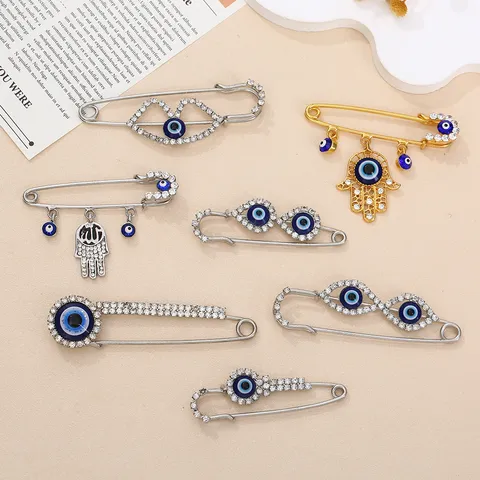 Alloy Rhinestone Evil Eye Brooch Pin Enamel Hand Of Fatima Brooch Minimalist Fashion Clothing Accessories Voor Vrouwen Mannen