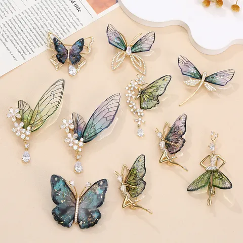 Broche Papillon en Strass Alliage Style Mori Girl Badge Vêtement Libellule Fée Insecte Romantique Bijoux Accessoires Pour Femmes Hommes Cadeau