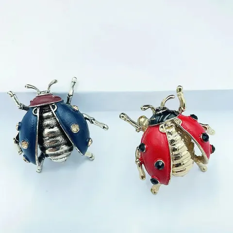 Broche en Alliage Émail Peint Scarabée Animal Incrustation Strass Badge Accessori Vêtements Manteau Épinglette de Revers Pour Costume Pulls Décor