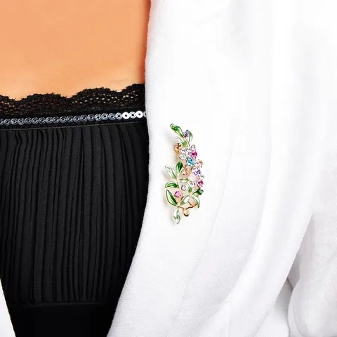 Elegant Alloy Colorful Floral Brooch Romantic Nature Inspired Rhinestone Plant Leaves Coat Accessories Pins For Women Jewelry