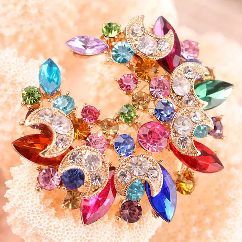 Alloy Strass Blume Brosche Koreanischen Stil Luxus Elegant Sichel Schalschnalle Schmuck Bekleidungszubehör Geschenk Für Damen
