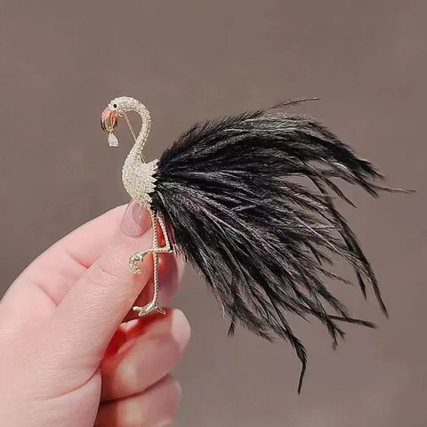 Rhinestone Flamingo Brooch With Faux Feather Fashion Animal Corsage Pin Jewelry Gift For Women Clothing Decoration