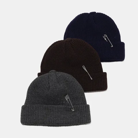 Koreaanse Stijl Effen Kleur Veiligheidsspeld Gebreide Muts Voor Unisex Volwassene Basis Warme Winter Streetwear Skully Cap