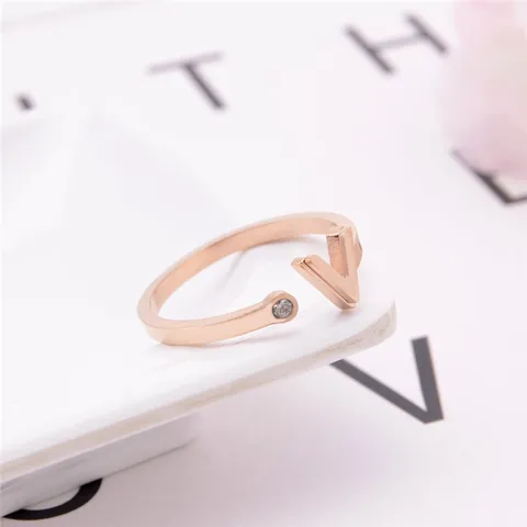 Fashion Titanium Steel V-Shaped Open Ring Delicate Rose Gold Rhinestone Geometric Adjustable Finger Ring For Women Men Jewelry Gift
