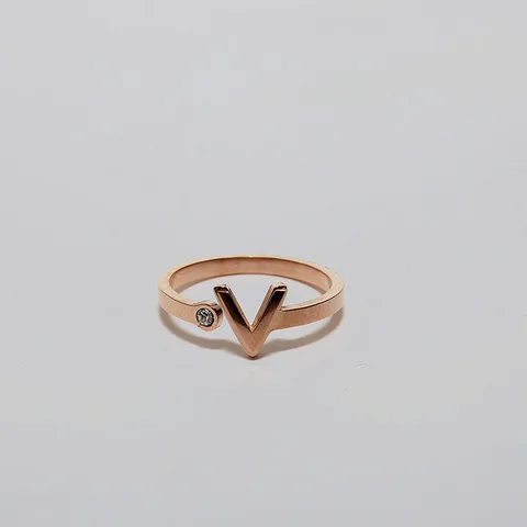 Fashion Titanium Steel V-Shaped Open Ring Delicate Rose Gold Rhinestone Geometric Adjustable Finger Ring For Women Men Jewelry Gift