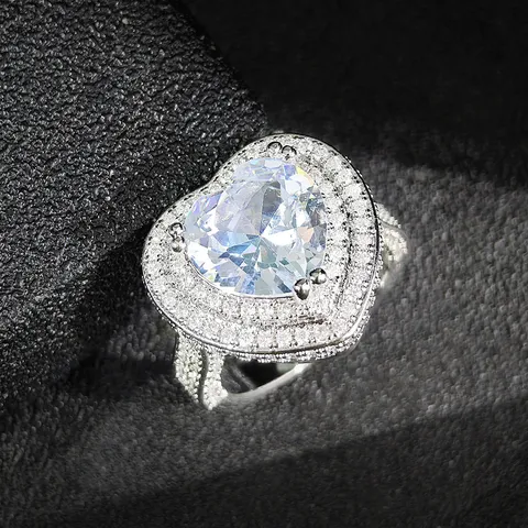 Exquisiter Kupfer Strass Herz Ring Für Damen Mikro Pavé Herzform Simulierter Diamant Statement Ring Westlicher Trendiger Verlobungs Party Handschmuck