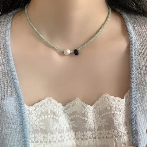 Collier Perlé Vert Menthe Vintage Français Avec Pendentif en Perle Artificielle et Lapis-Lazuli Chaîne de Clavicule Femme