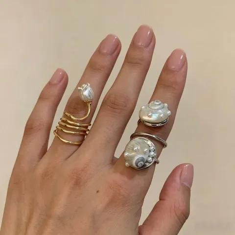 Design de Niche Tulipe Baroque Perle Artificielle Anneau Ouvert Alliage de Cuivre Vacances à la Mer Mode Bijou de Doigt