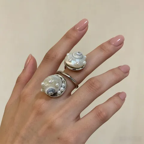Design de Niche Tulipe Baroque Perle Artificielle Anneau Ouvert Alliage de Cuivre Vacances à la Mer Mode Bijou de Doigt