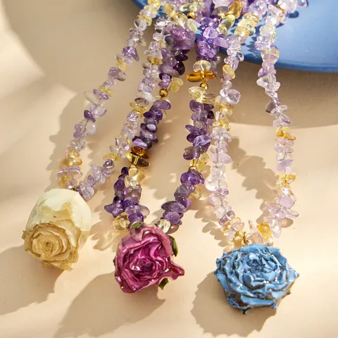 Resin Rose Blume Anhänger Halskette Natürliche Kristallsplinter 18K Vergoldet Edelstahl Kette Schmuck Für Damen Urlaub