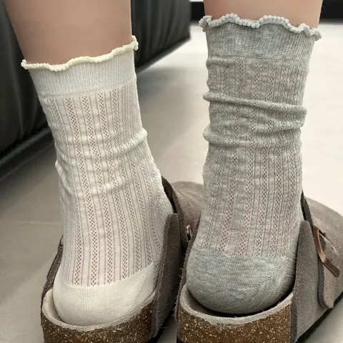 Damen Casual Baumwolle Einfarbig Netz Durchbrochene Wadenhohe Slouch Socken Süße Spitzenbesatz Atmungsaktive Socken