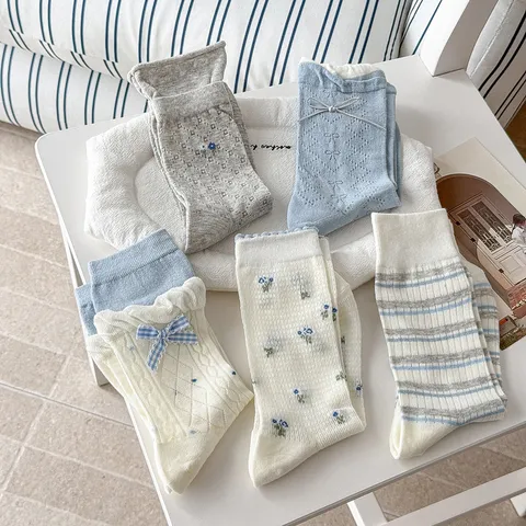 Damen Süß Schleife Gestreift Blumen Mittlere Socken Lässig Bequem Atmungsaktiv Baumwolle Mode Täglich Strumpfwaren