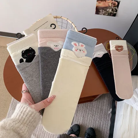 Damen Süße 3D Tier Stickerei Crew Socken Japanischer Stil Lässige Baumwolle Strick Socken