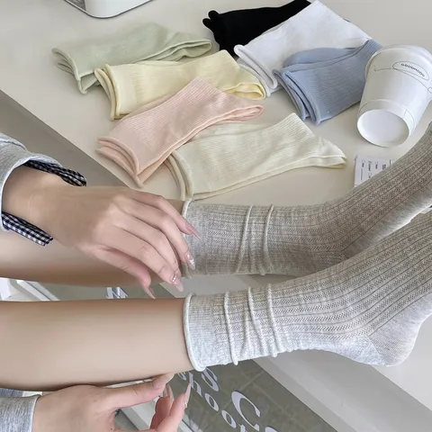 Damen Ultra Dünne Einfarbige Atmungsaktive Mesh Wadenlange Socken Koreanischer Stil Gerollter Rand Lässige Mode Sommer Strumpfwaren