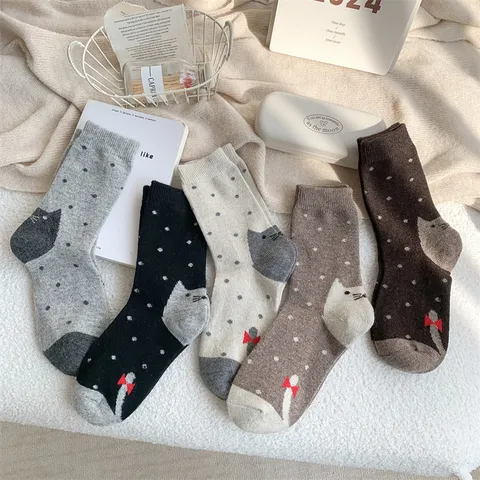 Damen Verdickte Warme Wadenlange Socken Süße Katzen und Pünktchen Jacquard Slouch Socken Winter Lässige Tägliche Socken