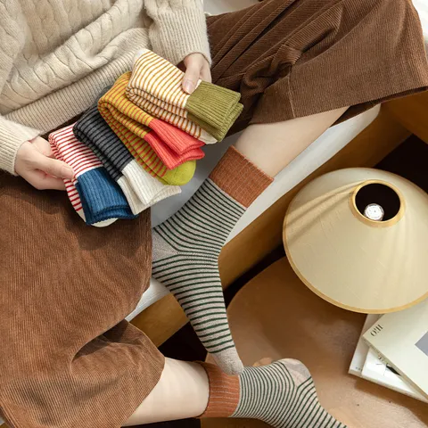 Damen Winter Gestreifte Slouch Socken Gekämmte Baumwolle Verdickt Wadenhoch Thermosocken Farbblock Lässige Strumpfwaren