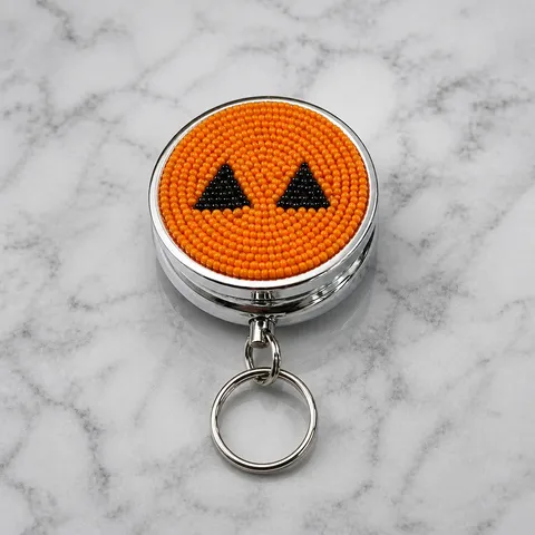 Halloween Handgefertigte Perlen Metall Pillendose Schlüsselanhänger Kreative Kürbis Geist Fledermaus Kleine Aufbewahrungsbox Für Reisen Dekoration