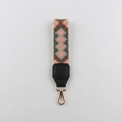 Handgewebtes Reisperlen-Armband Schlüsselanhänger Boho Geometrisches Muster Handy-Lanyard Anhänger Legierung Karabinerverschluss Schmuck