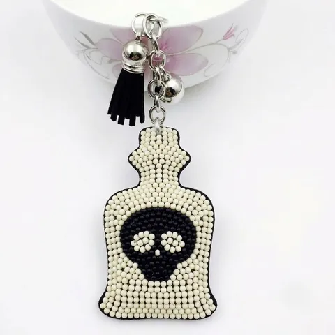 Vintage Glass Beaded Skull Bottle Tassel Keychain Y2K Sweet Cool Style Bag Charm Pendant For Women Men Decorative Keyring