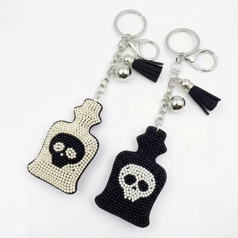 Vintage Glass Beaded Skull Bottle Tassel Keychain Y2K Sweet Cool Style Bag Charm Pendant For Women Men Decorative Keyring