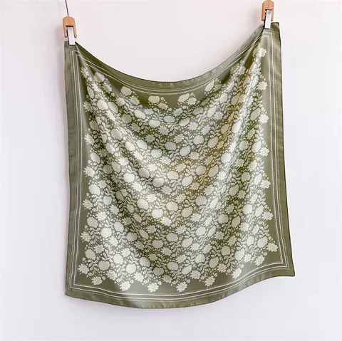 Women Vintage Floral Print Satin Feel Square Scarf Fashion Chic Polyester Neck Scarf Head Scarf Shawl