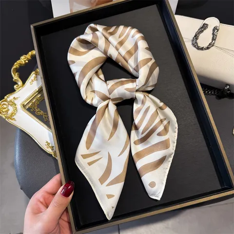 Moderne Geprinte Polyester Vierkante Sjaal GestreEt Veelzijdige Lichte Halsdoek Sjaal Shawl Voor Vrouwen Woon-werkverkeer