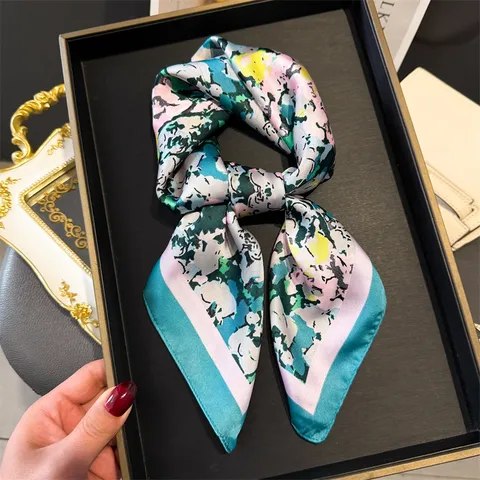 Dames Bedrukte Polyester Vierkante Sjaal Kleurrijke Bloemen Sjaal Veelzijdige Mode Hoofdsjaal Nek Sjaal