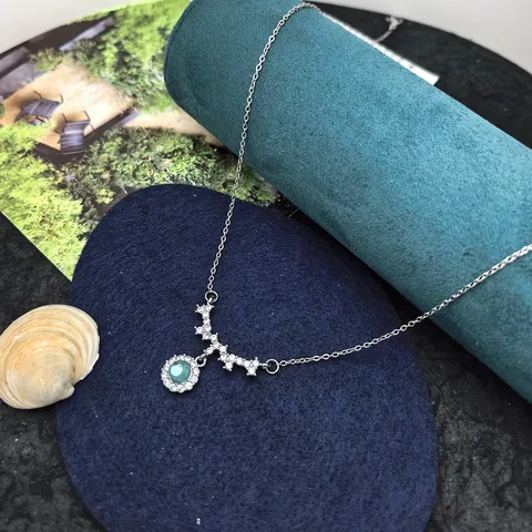Collana con Pendente in Strass in Acciaio al Titanio alla Moda Stile INS Catena Clavicolare Floreale Geometrica Regalo di Gioielli per Donne