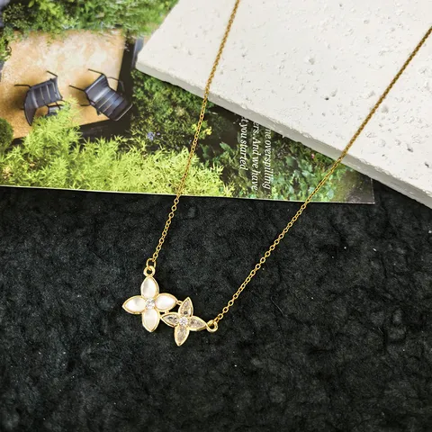 Collana con Ciondolo in Acciaio Inossidabile Minimalista con Strass e Perla Artificiale Regalo di Gioielli per Donne