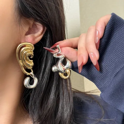 Retro Surrealist Abstract Face Asymmetric Earrings For Women Gold Silver Tone Gold-Plated Copper Drop Earrings With 925 Sterling Silver Earring Post Personalized Long Earrings