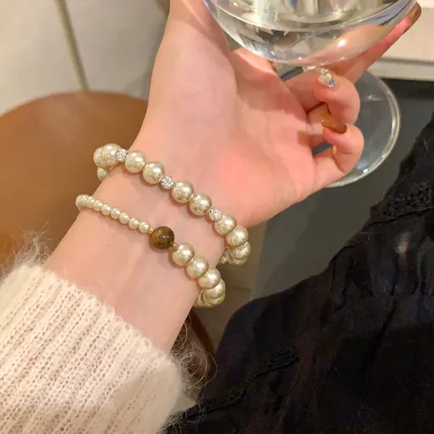 Élégant Bracelet Perlé de Perles Artificielles pour Femmes Luxe Géométrique Brillant Strass Élastique Superposable Bracelet Bijoux Cadeau