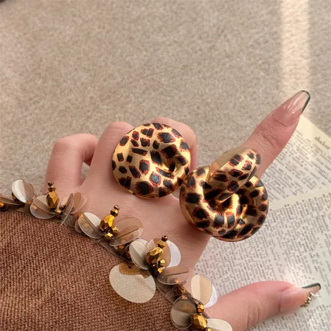 Juego de Anillos de Estampado de Leopardo de Aleación Retro para Mujer Torsonado Anudado Y Circular Joyería Personalizada Moda Color Maillard Regalo