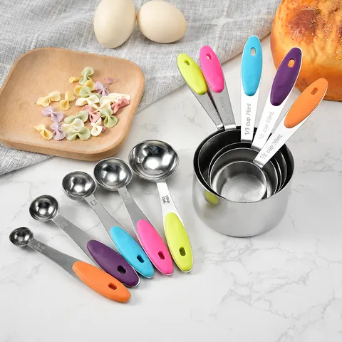 Set di Tazze e Cucchiai Misuratori in Acciaio Inossidabile con Manici in Silicone Strumenti di Cottura Accessori Cucina