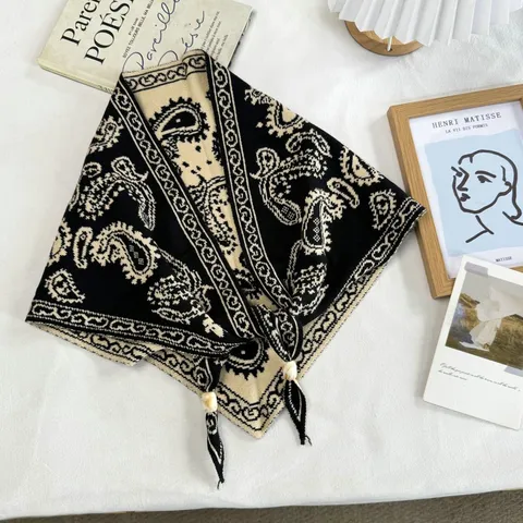 Vintage Knit Triangle Scarf With Wood Beads Paisley Houndstooth Beaded Bandana Elegant Neck Scarf Decorative Shawl For Women