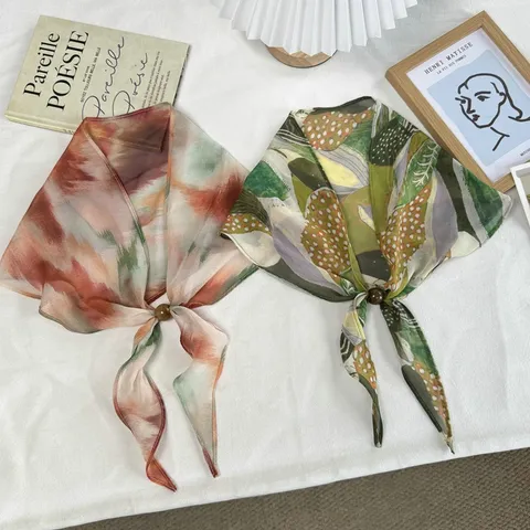 Fashion Women Triangle Silk Scarf With Beaded Buckle Lightweight Scarf For Spring Summer Artistic Print Neck Scarf Wrap