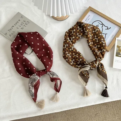 Women Polka Dot Geometric Pattern Tassel Scarf Faux Cashmere Small Square Scarf Literary Autumn Winter Warm Scarf Shawl