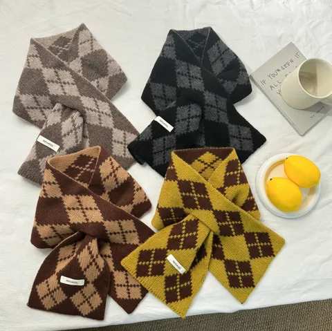 Pure Wool Scarf Women Winter Argyle Diamond Pattern Neck Warmer Cross Scarf Double Sided Warm Woolen Scarf Gift