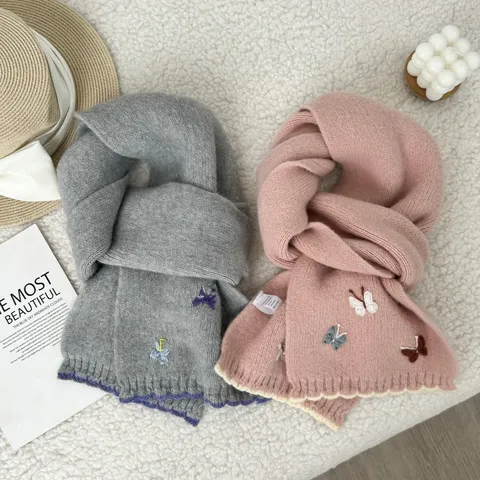Bufanda de Punto Cálida de Invierno para Mujer Bordado de Mariposa Borde Ondulado en Contraste Bufanda de Acrílico Larga Dulce para Exterior