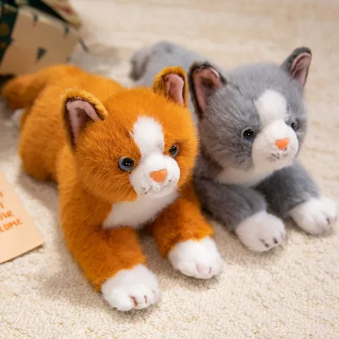 Poliéster Simulación Gato Realista Peluche Suave Ragdoll Gatito Muñeca Posición Prona Animal Almohada Para Niños Regalo Decoración Hogar