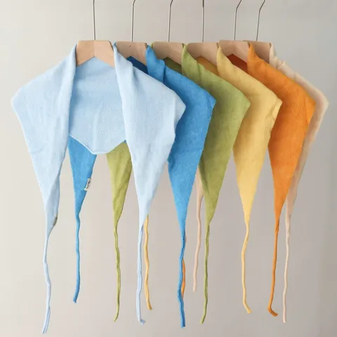 Châle Triangle en Tricot pour Femmes Couleur Unie Élégant Doux Tour de Cou Bandana Cheveux pour Automne Hiver