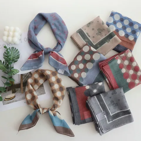 Baumwollmischung Polka Punkt Schmetterling Quadratisches Tuch Für Damen Farbbock Halstuch Bandana Modeaccessoire Alltagstuch