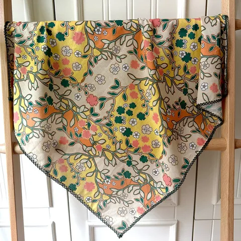 Foulard Carré Rétro Imprimé Floral et Carreaux Géométriques Avec Bordure en Dentelle Foulard de Cou Minimaliste Pour Femme